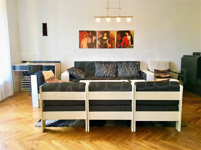 Furnished apartment south facing meters from metro station Furnished apartment south facing meters from metro station
