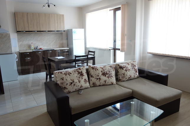 Nice, sunny apartment with a convenient location Nice, sunny apartment with a convenient location