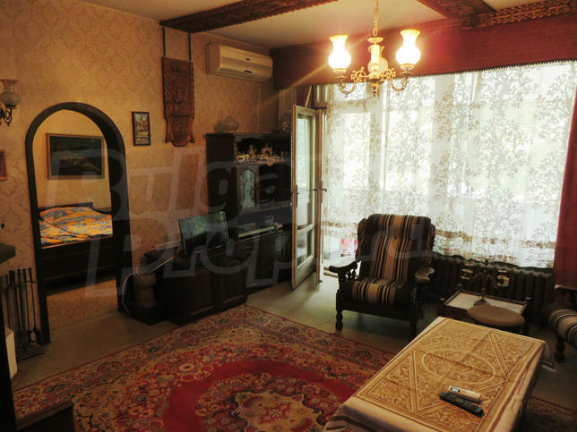 Apartment with a separate kitchen in a nice area to all amenities Apartment with a separate kitchen in a nice area to all amenities