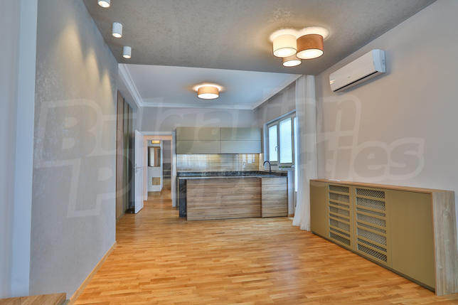 Completely renovated aristocratic home in the heart of the capital Completely renovated aristocratic home in the heart of the capital