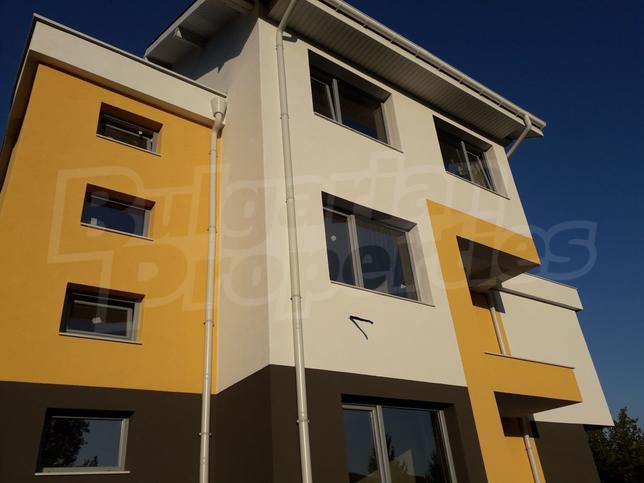 Modern two-bedroom apartments in a new building with Act 15 next to a bus stop and a school Modern two-bedroom apartments in a new building with Act 15 next to a bus stop and a school