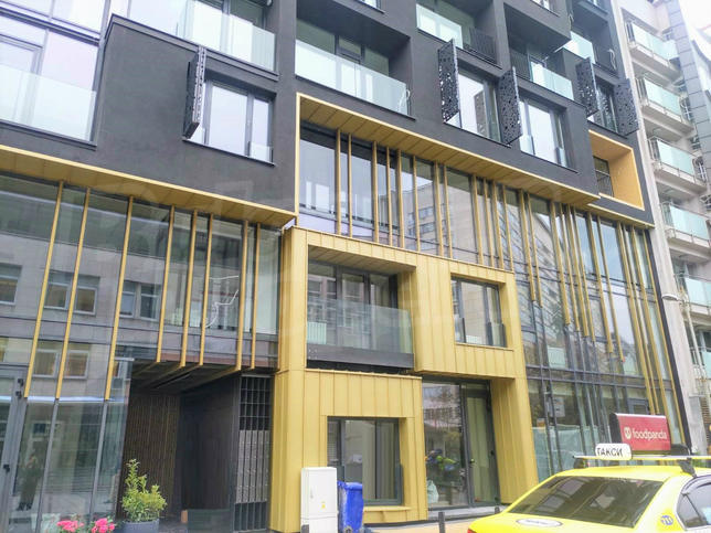 Attractive office space with easy access to metro station and urban amenities
Attractive office space with easy access to metro station and urban amenities