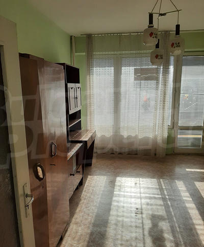 Spacious apartment next to park, supermarket, schools, bus stop Spacious apartment next to park, supermarket, schools, bus stop