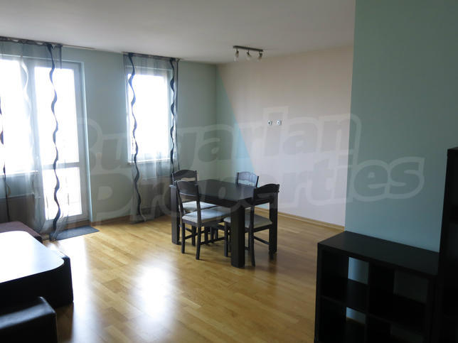 Panoramic apartment in new building close to urban amenities Panoramic apartment in new building close to urban amenities