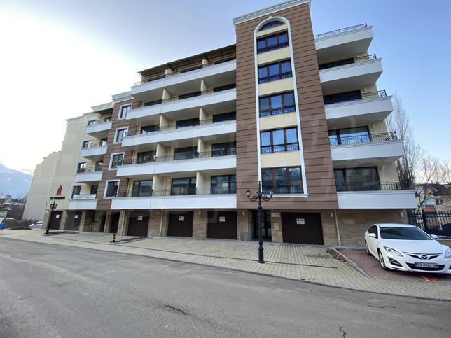 Apartment with communicative location near a park and a lot of greenery Apartment with communicative location near a park and a lot of greenery