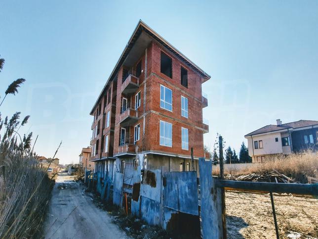 High-end residential project with communicative location High-end residential project with communicative location