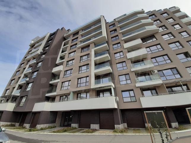 Fully furnished home close to school and all city amenities Fully furnished home close to school and all city amenities