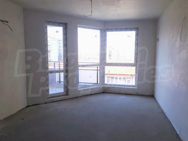 Newly-built apartment in luxury building in quiet area near schools and shops Newly-built apartment in luxury building in quiet area near schools and shops