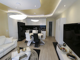 Luxuriously furnished two-bedroom apartment with parking space near Opalchenska metro station